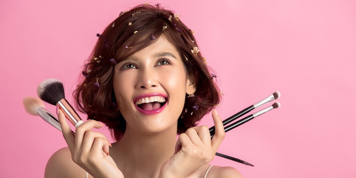 Begini Tatacara 14 Urutan Make Up yang Benar!