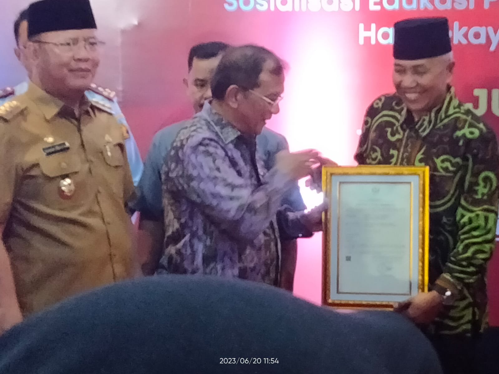 Ciptakan Mesin Penggiling Pakan Ikan, Unihaz Bengkulu Terima Sertifikat Paten Sederhana dari Kemenkumham