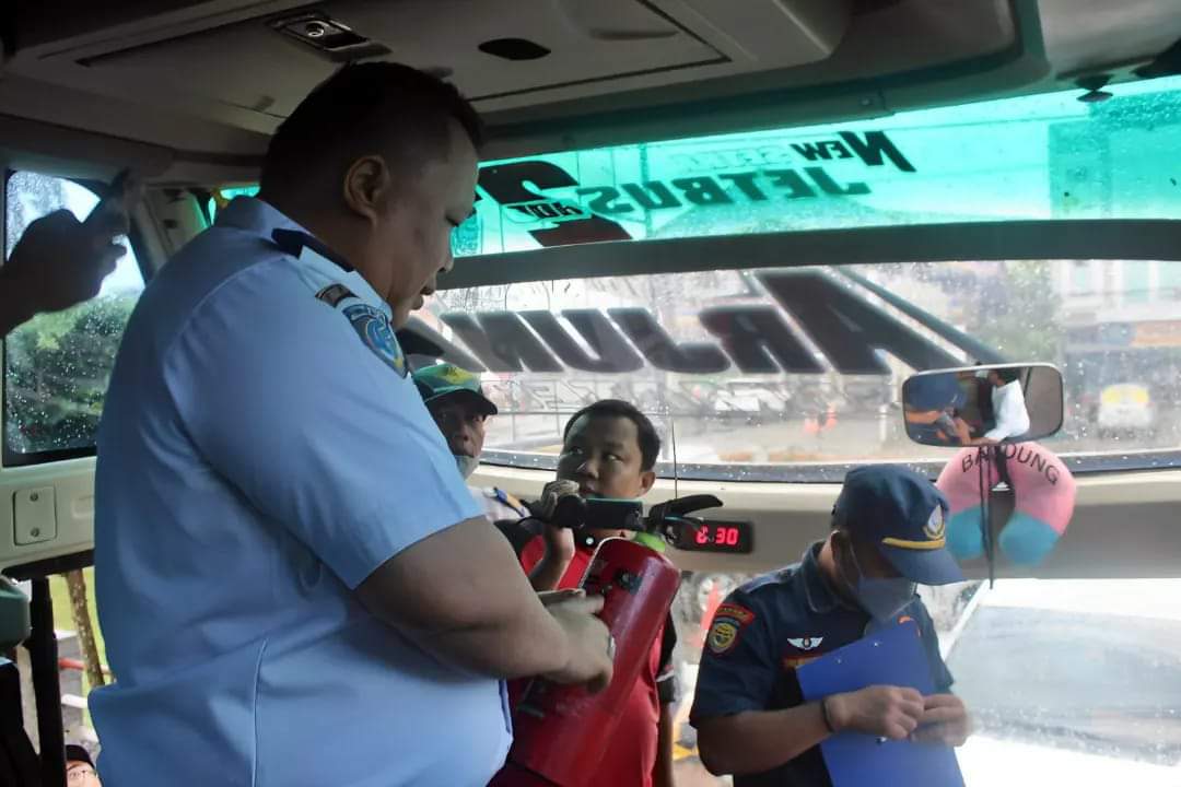 Jelang Mudik Lebaran, Dishub Kota Bengkulu Lakukan Uji Kelayakan Bus AKAP 