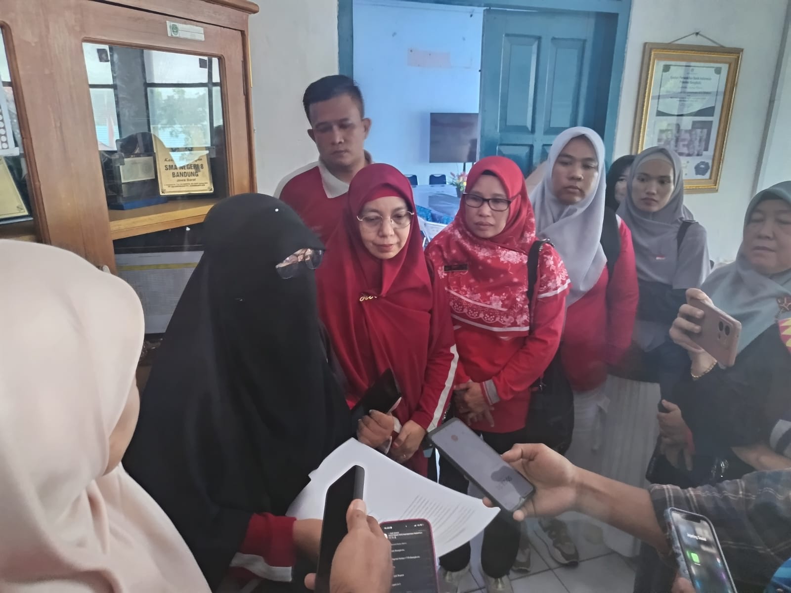 Guru SMPN 24 Kota Bengkulu Datangi Disdik, Tuntut Pergantian Kepala Sekolah