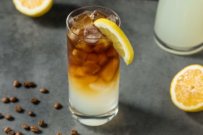 Pernah Minum Kopi Campur Lemon? Ternyata Punya Manfaat bagi Tubuh