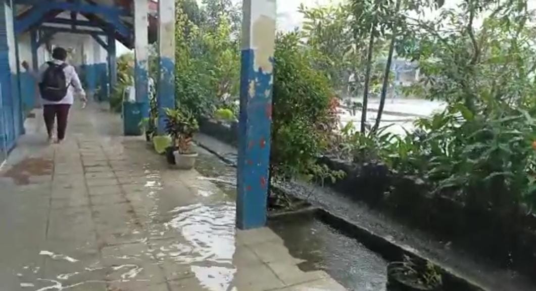 Puluhan Kelas di SDN 75 Kota Bengkulu Terendam Banjir