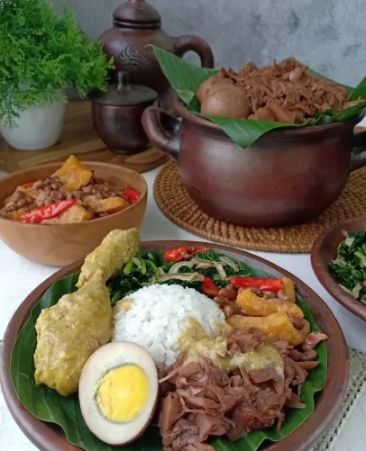 Asal Usul Gudeg: Makanan Legendaris Jogja yang Menggoda Selera