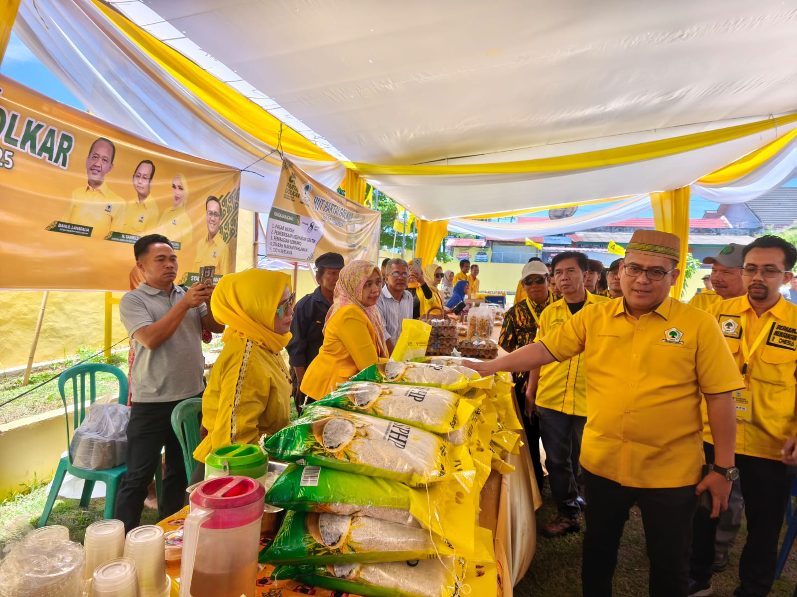 HUT ke-61, Golkar Bengkulu Gelar Pasar Murah dan Bagikan 10 Ribu Paket Sembako