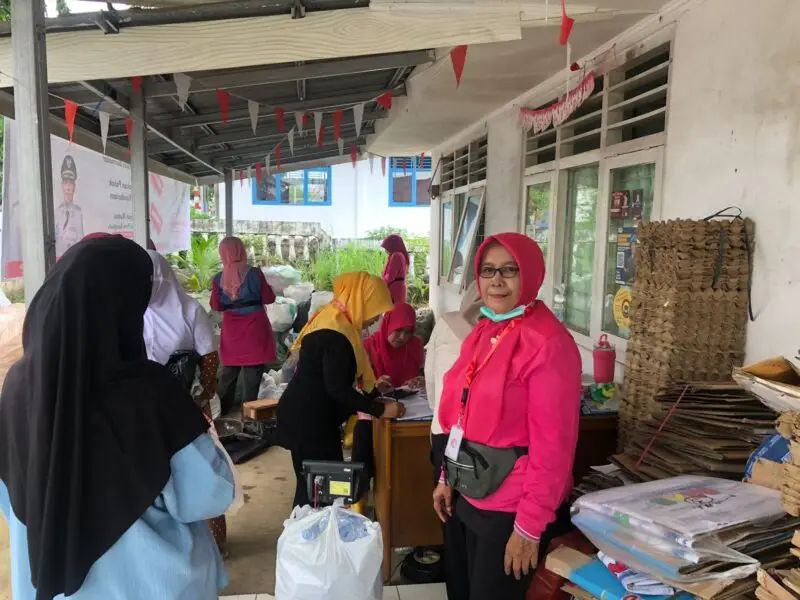 Bank Sampah Srikandi MP Bengkulu Bantu Warga Bayar PBB dan Listrik dari Hasil Sampah