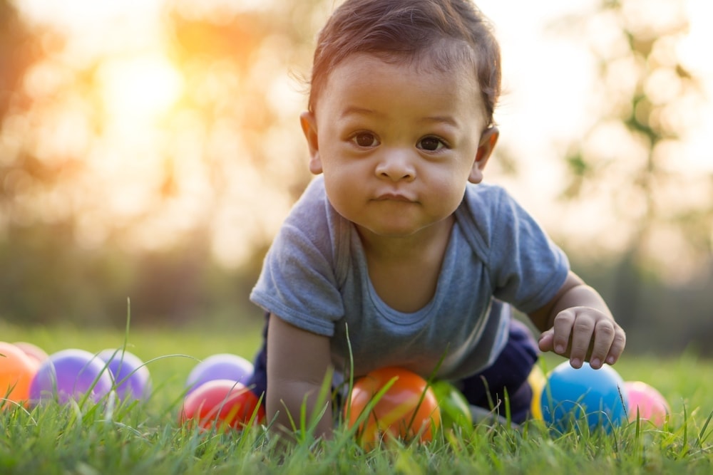 Normalkah Bayi 9 Bulan Belum Bisa Merangkak?