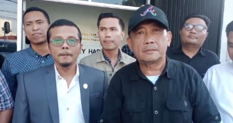 Tim Hukum Rohidin - Meriani Bantah Tuduhan Money Politic, Sebut Laporan Tidak Berdasar