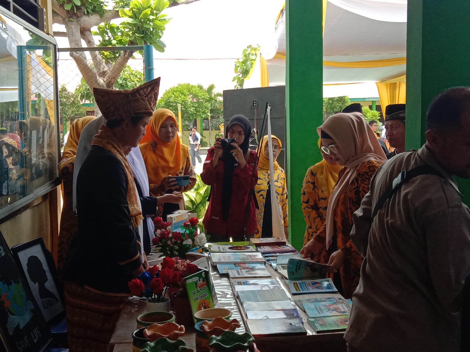 Kreativitas Guru dan Siswa Bersinar di Pameran SMAN 1 Kota Bengkulu