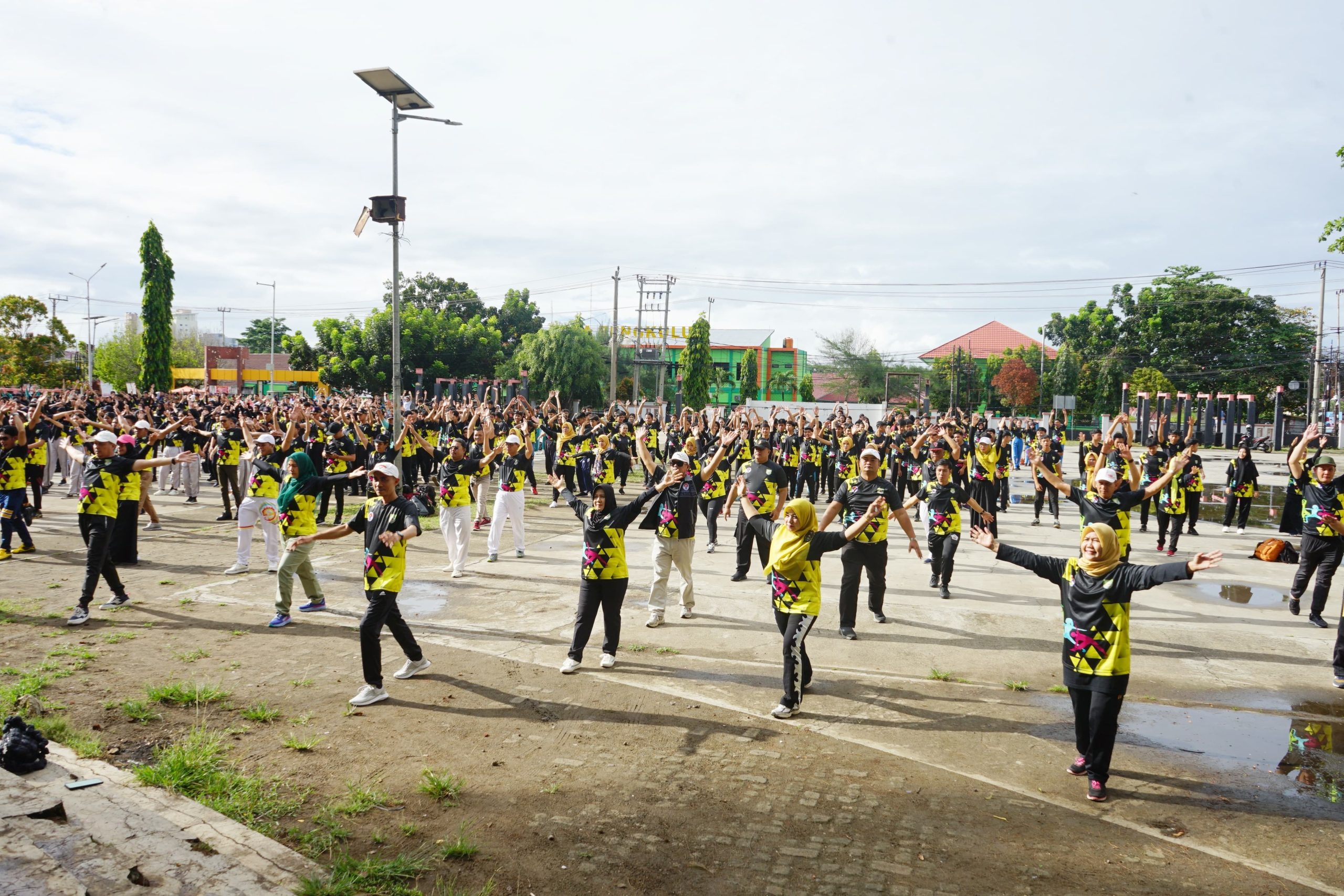 HUT Provinsi Bengkulu ke -56 Tahun 2024, Pemprov Bengkulu Gelar Senam Massal di Plaza Stadion Sawah Lebar Beng