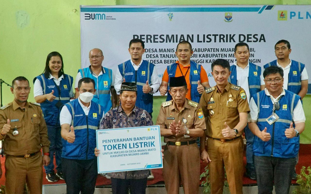 Bukti Negara Hadir, PLN Nyalakan Listrik 24 Jam ke 3 Desa Terpencil di Jambi