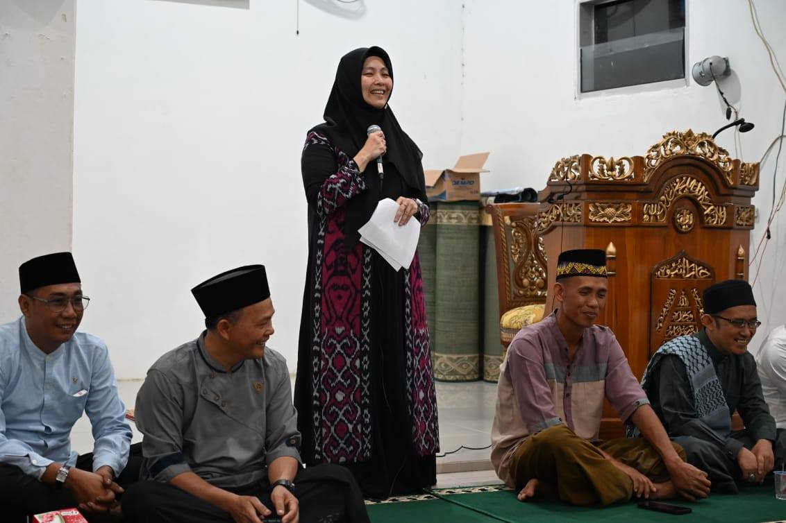 Wawako Hj Bertha Ajak Warga Makmurkan Masjid Saat Safari Ramadhan
