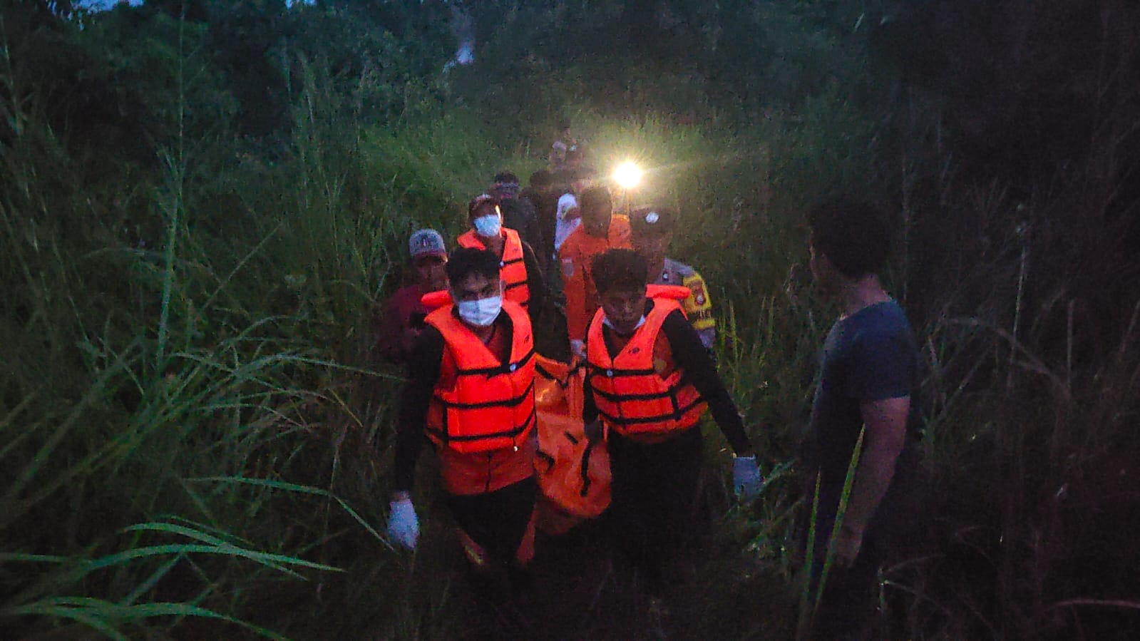 Heboh! Mayat Pria Tanpa Identitas Ditemukan di Sungai Arau Bintang Seluma