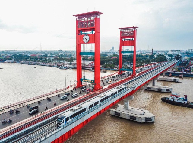 Wajib Tahu! 6 Fakta Jembatan Ampera, Berubah Warna Tiga Kali dan Ada Aura Mistis