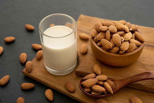 Begini Cara Mudah Membuat Susu Almond yang Kaya Nutrisi