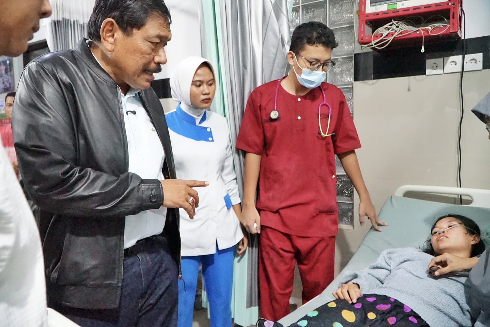 Tewaskan 7 Wisatawan, Wagub Mian dan Kapolda Sambangi Para Korban ke Rumah Sakit