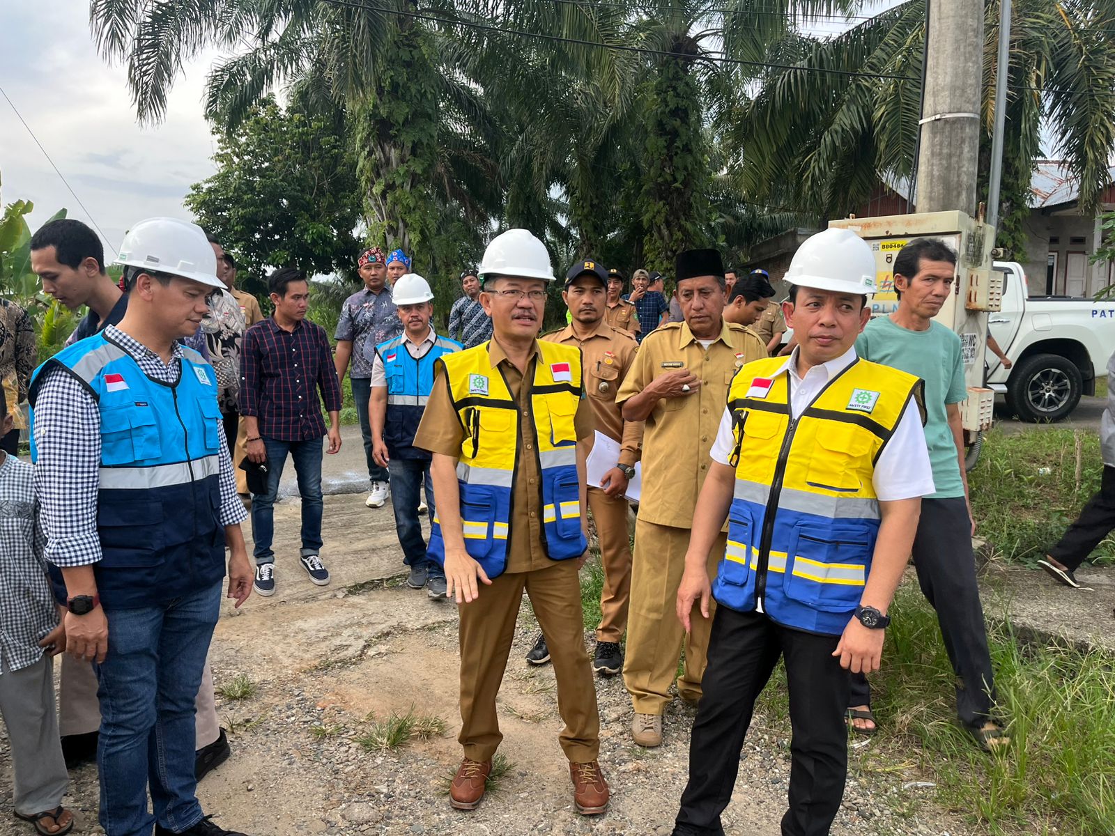 Wali Kota Bengkulu Dedy Wahyudi Mulai Pembangunan Jalan Mulus di Perumahan Kandang Mas