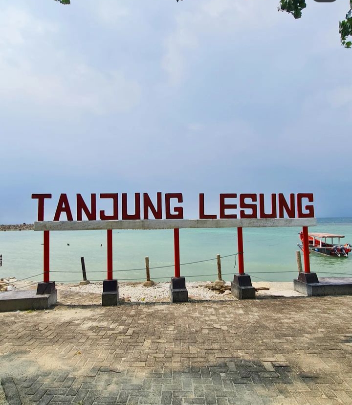 Pantai Tanjung Lesung Banten Menawarkan Panorama Gunung Krakatau yang Melegenda