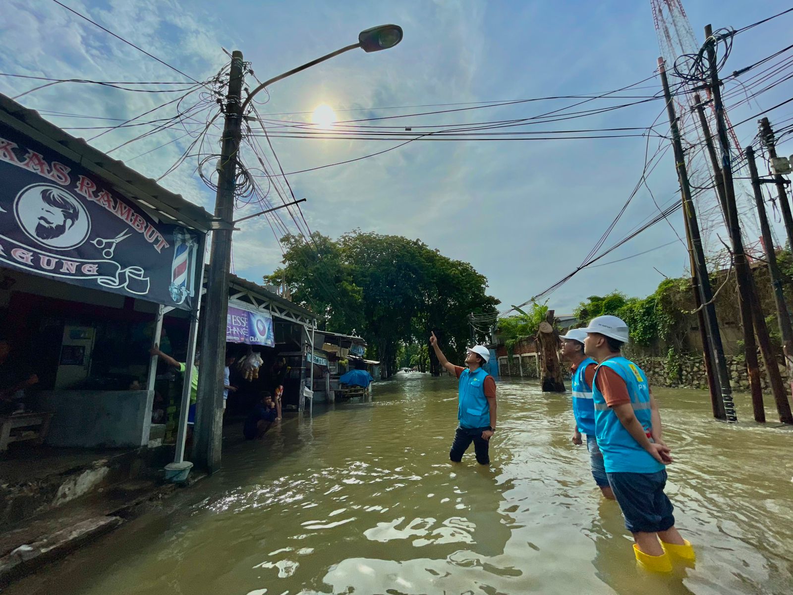 100% Jaringan Listrik PLN Telah Normal Kembali Pascabanjir Jabodebek