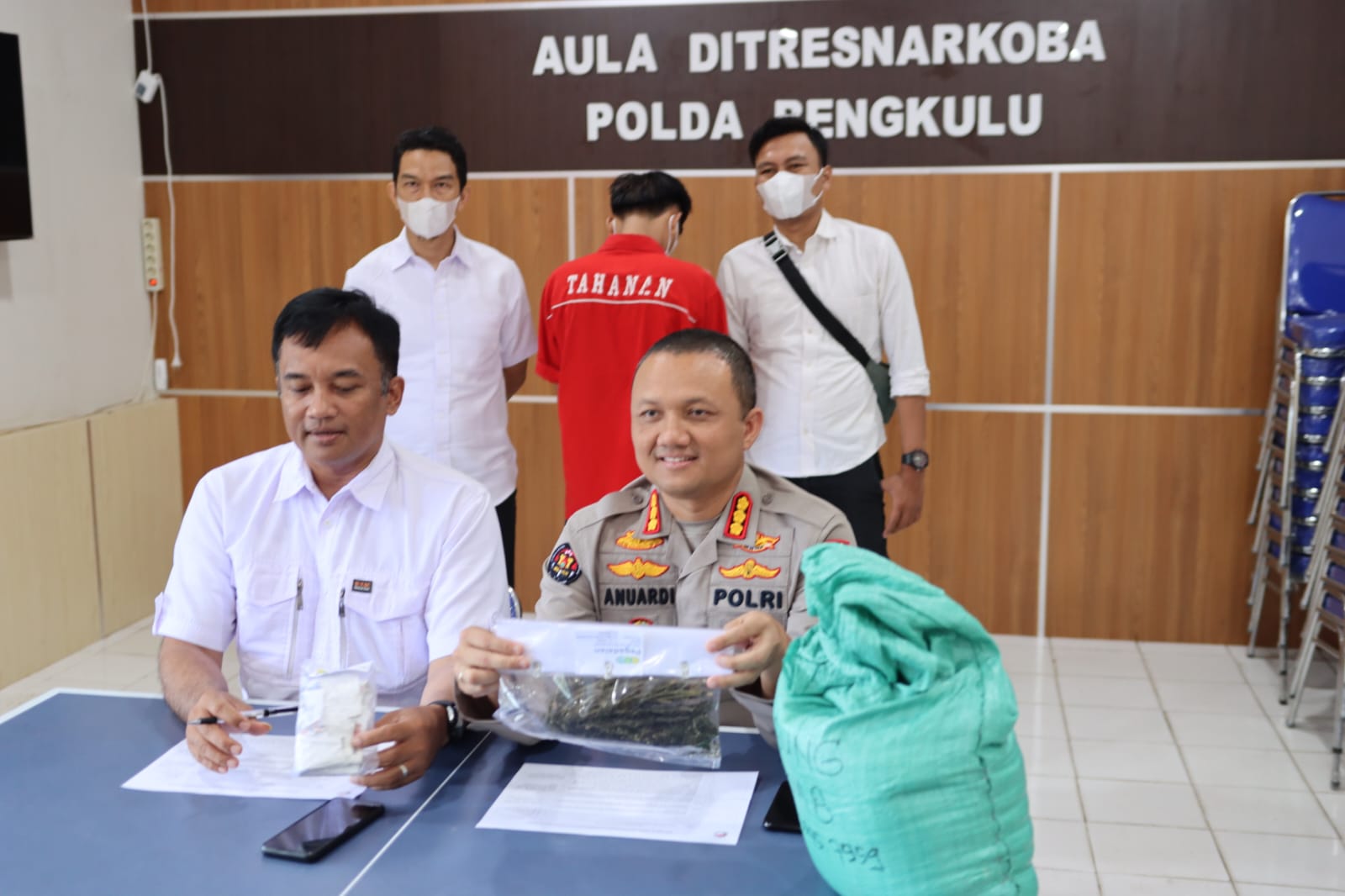 Modus Penyelundupan Ganja di Bengkulu, Dikirim Via Mobil Travel dan Disembunyikan dalam Karung Beras