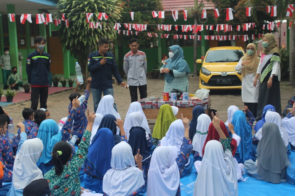 Tim Pengabdian FMIPA Unib Adakan Kegiatan Literasi Lingkungan di SDN 02 Kota Bengkulu