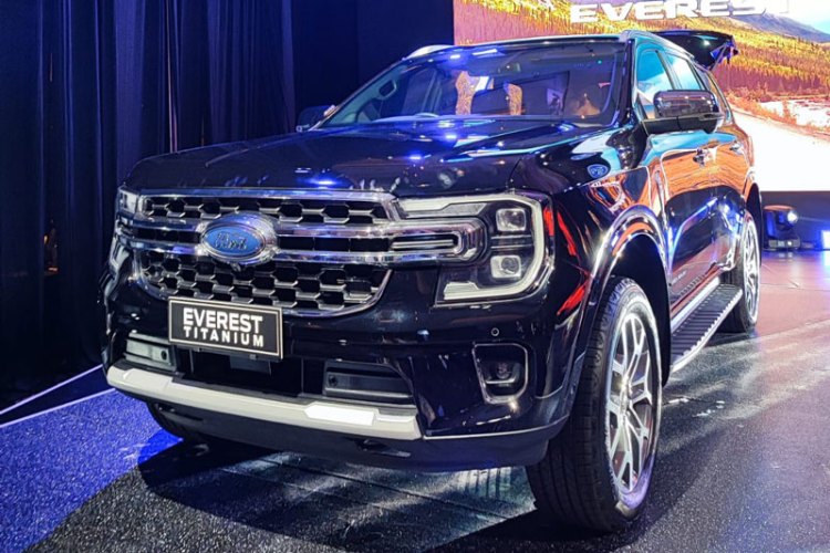 Ford Everest Titanium, Mesinnya Lebih Buas Dibanding Toyota Fortuner dan Mitsubishi Pajero Sport