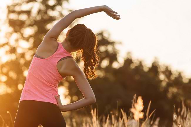 Manfaat Stretching bagi Tubuh dan Cara Melakukan Gerakannya