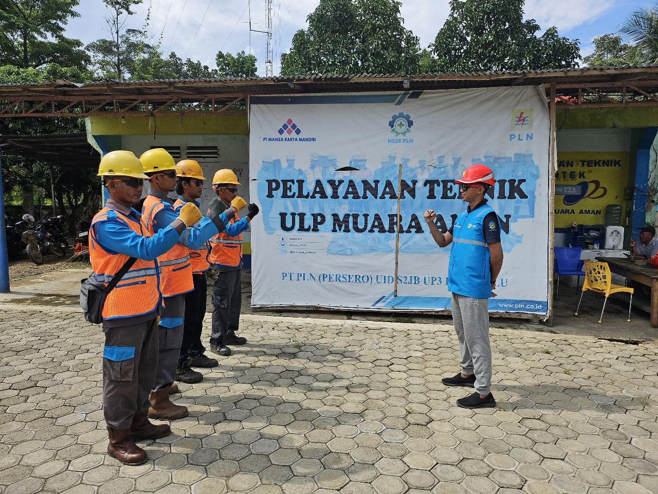 Waspada Cuaca Badai Bengkulu: PLN Gerak Cepat Pulihkan Listrik