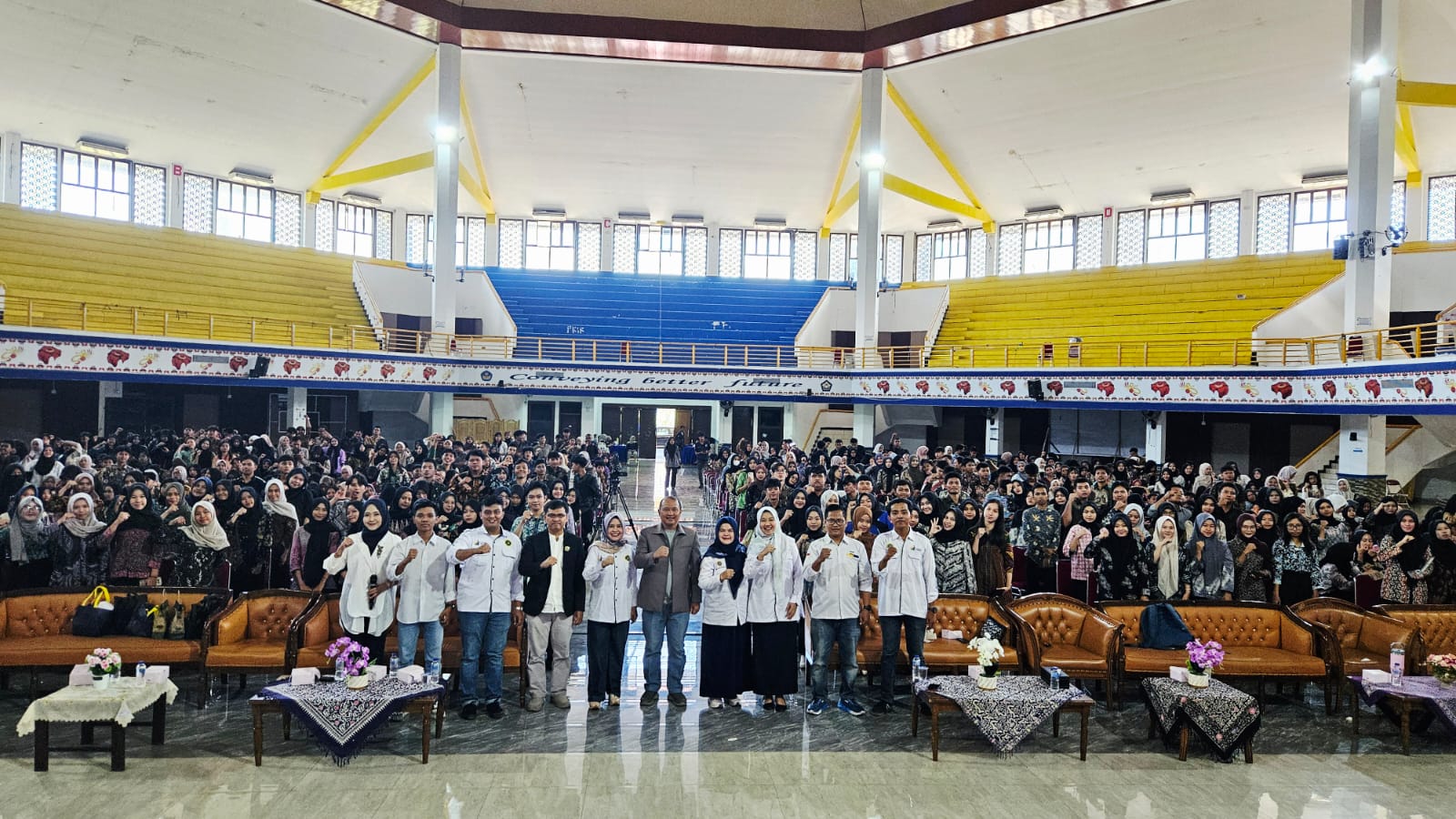 Kenalkan Code.org ke 999 Mahasiswa UNIB, Mafindo Bengkulu Ajak Pahami Cara Kerja AI