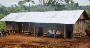 MAN Masih Berlantai Tanah