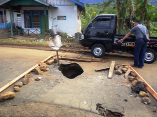 Jalan Kemumu Dilaporkan ke Provinsi