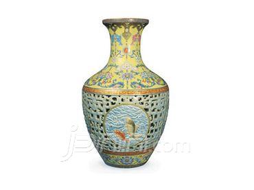Vas Kuno Buatan China Terjual Hampir Rp 400 M