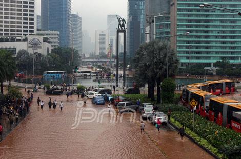 Banjir Melanda, Jakarta jadi Kota Mati