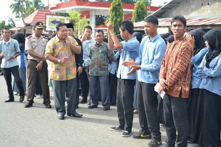 Ratusan Pelajar Mukomuko Unjuk Rasa