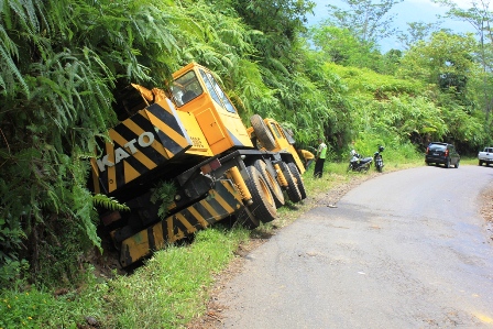 Alat Berat Nyungsep