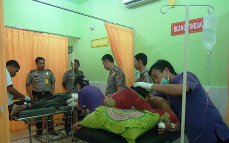 Polisi dan 3 Satpam PT Pamor Ganda Diserang Ratusan Warga