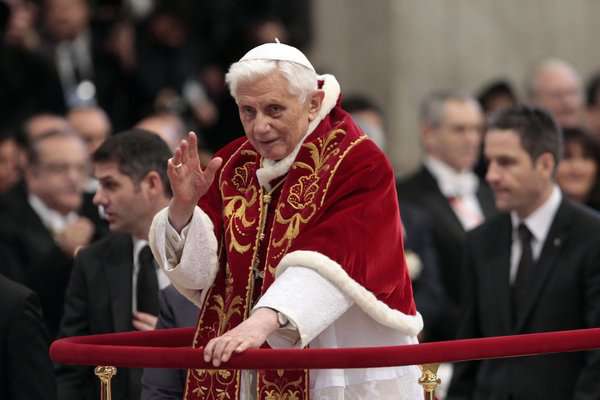 Akhir Bulan Ini, Paus Benediktus Mundur