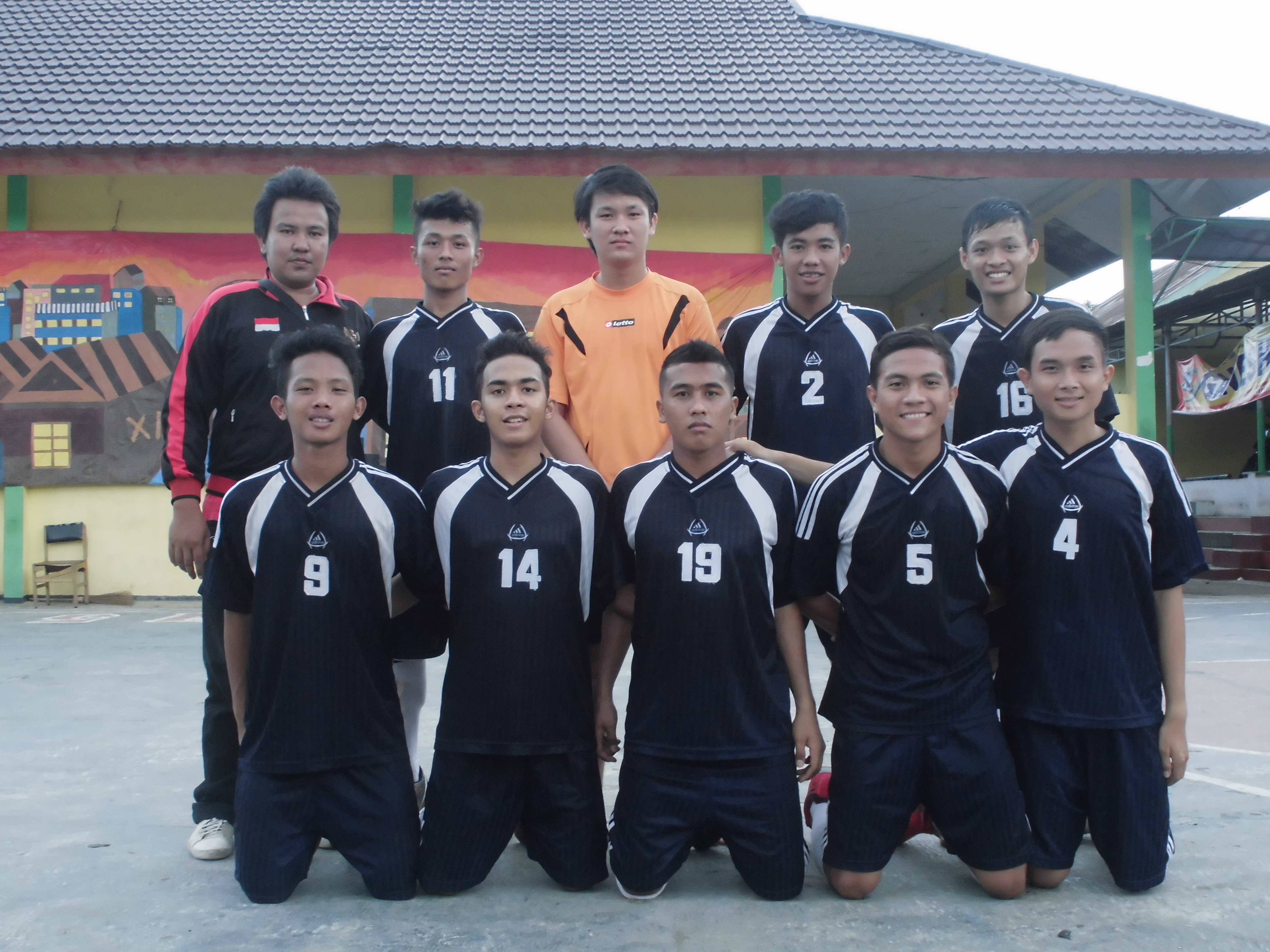 Hattrick Rahmat W, Bawa SMAN 4 Juarai Cendana Futsal 2013