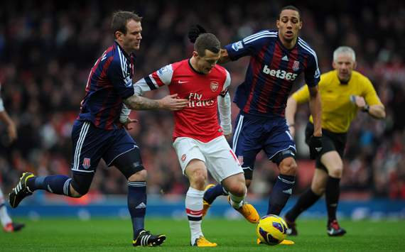 Gol Podolski, Arsenal Tundukkan Stoke City