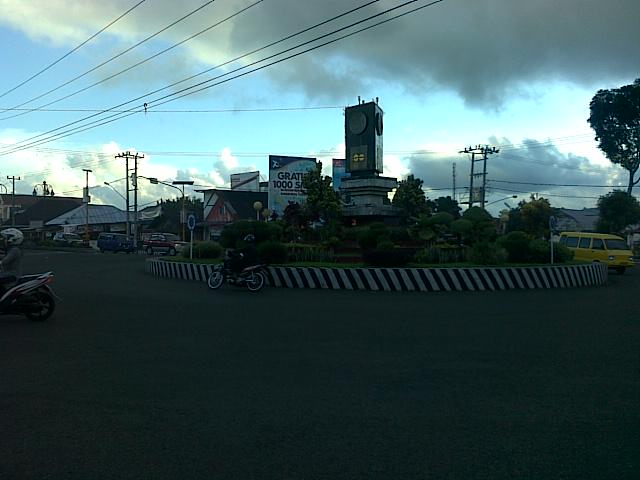 HUT Curup, Pedagang Membludak