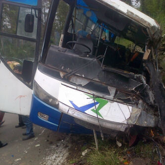 Bus Tabrak Tebing, 17 Peziarah Tewas 48 Luka-luka