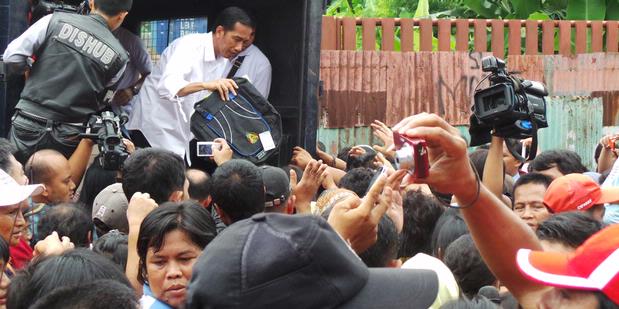 Kelelahan, Jokowi “Tumbang” di Lapangan Futsal