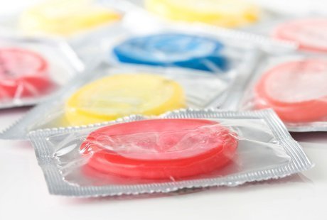 Studi: Pakai Kondom Atau Tidak, Kepuasan Bercinta Sama Saja
