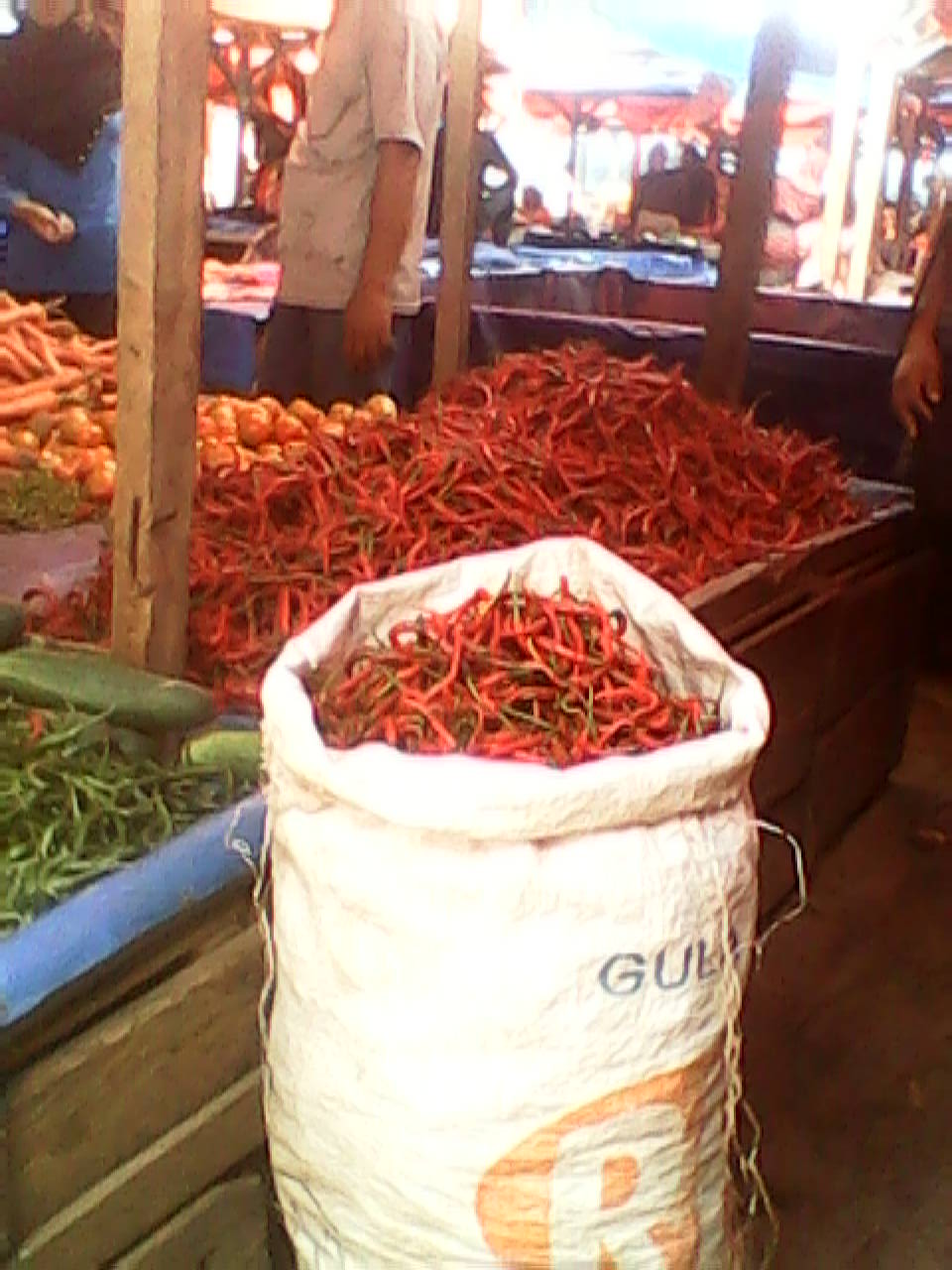 Harga Cabe Turun, Bawang Putih dan Merah Naik 30%