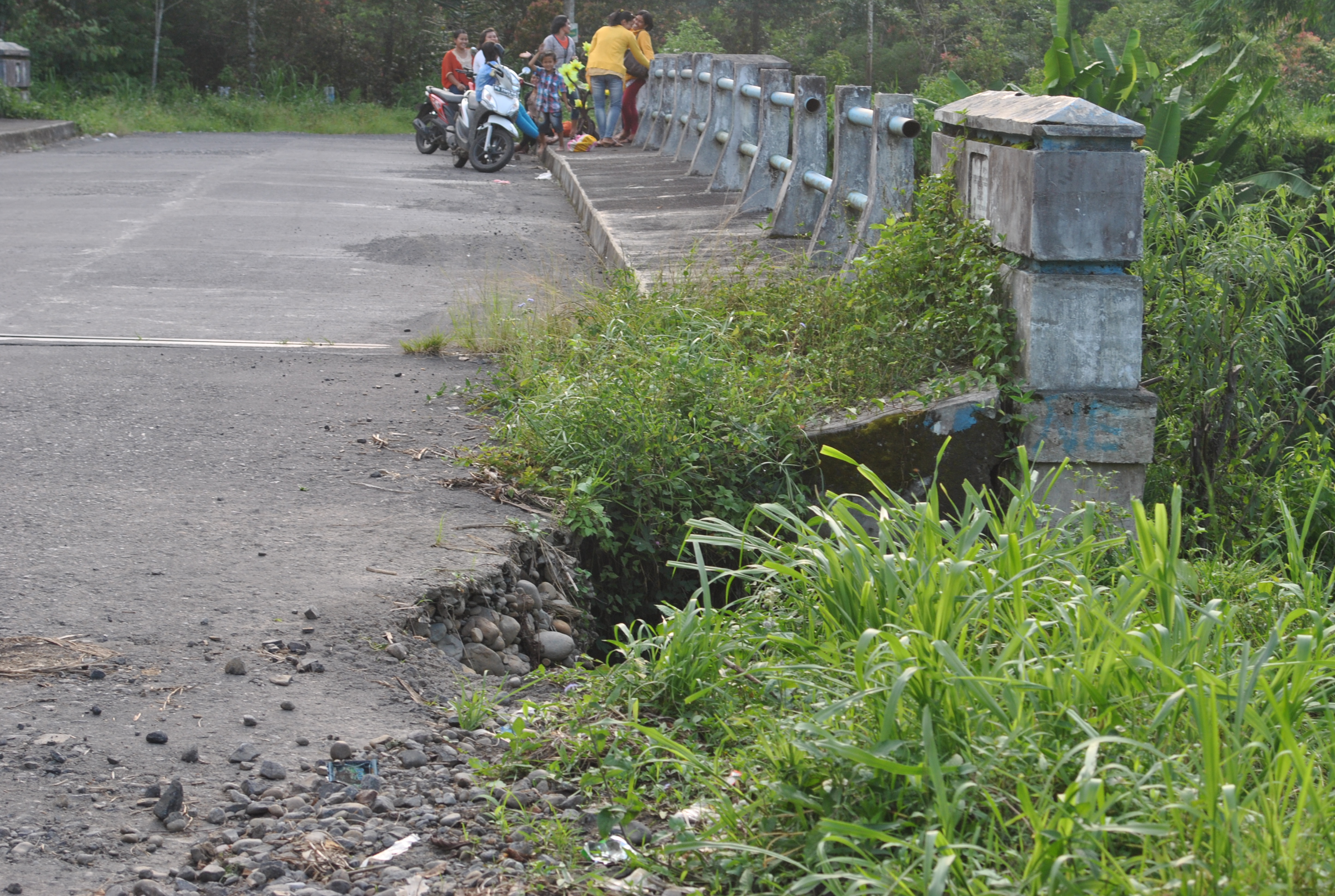 Jembatan di Sindang Kelingi Nyaris Putus