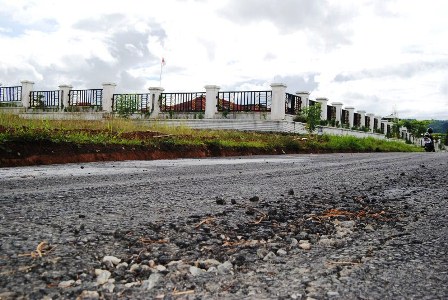 Jalan Baru Cepat Rusak