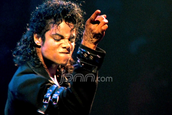 Keluarga Michael Jackson Tuntut Promotor Rp 377 Triliun