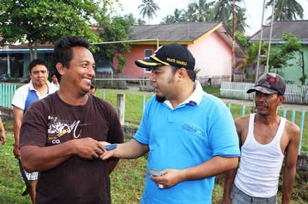 Walikota Bagi-bagi Uang