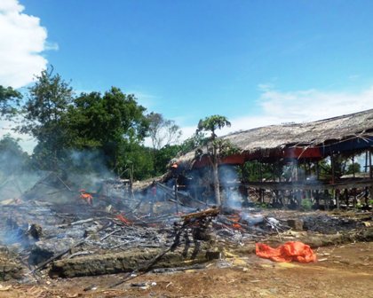 Rumah Makan dan Ayam Terbakar