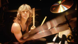 Drumer Iron Maiden Tutup Usia