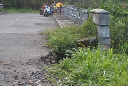 Jembatan Nyaris Putus